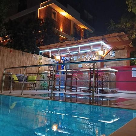 Beyaz Melek Apart Hotel Antalia Esterno foto