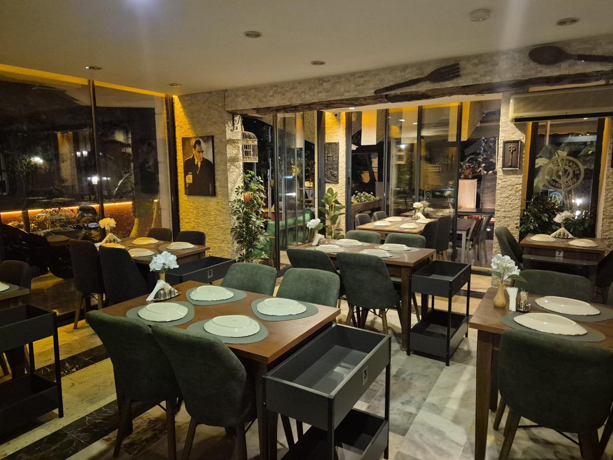 Beyaz Melek Apart Hotel Antalia Esterno foto